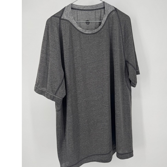 lululemon athletica Other - Lululemon T Shirt L Mens Gray Training Workout Short Sleeve Shirt Top
